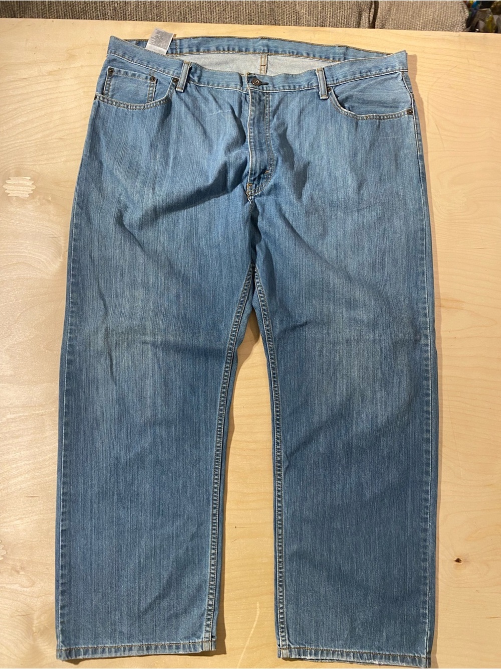 559 Levi's Straight Leg Light Blue Jeans 44 x 30 (SH)